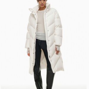 [Aritzia] Women's White The Cloud ☁️Puffer